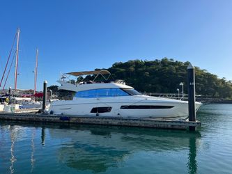 60' Prestige 2016 Yacht For Sale